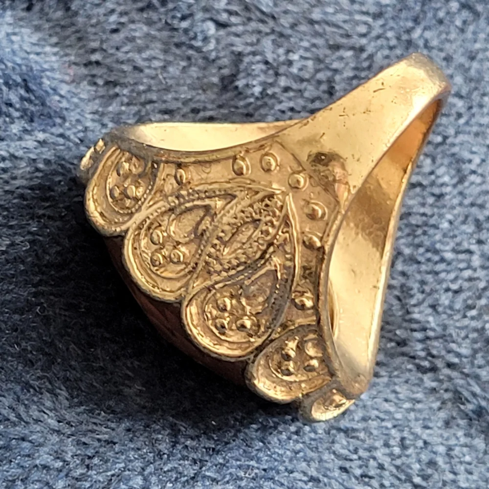 Large Boho Forever21 Ring with Paisley details. Size 8 - Picture 2 of 4